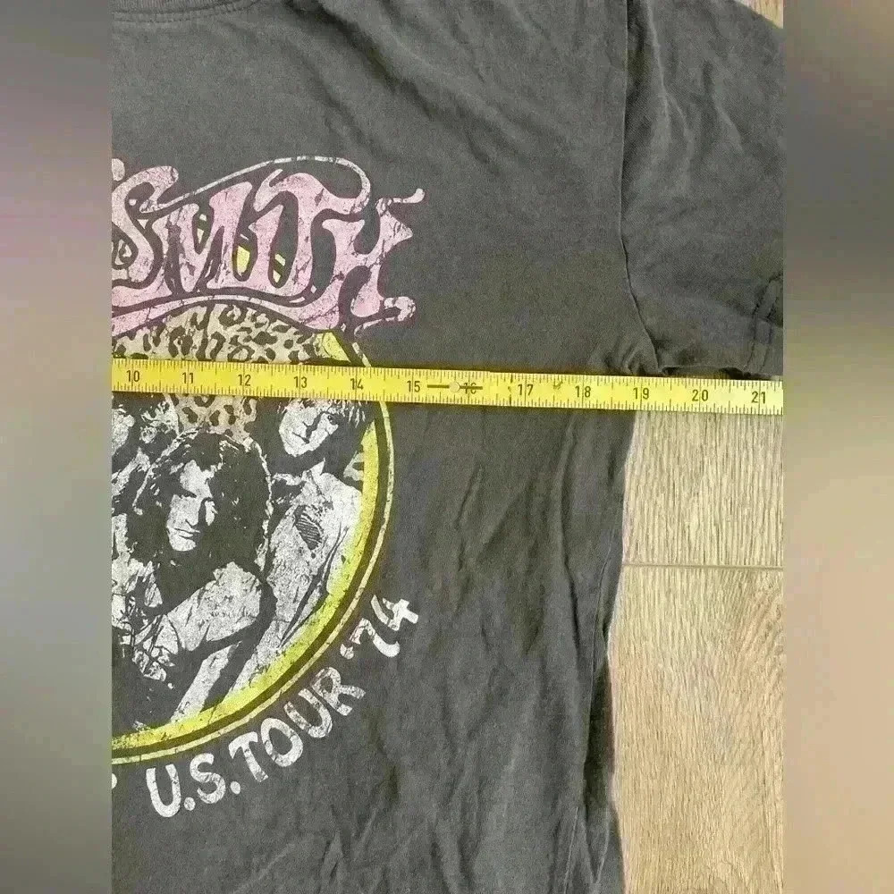 Aerosmith Get Your Wings US Tour 74 Women’s Concert Graphic T-Shirt Gray L - Picture 6 of 8